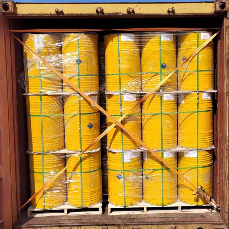 Calcium Carbide loading with 3 Layers per Pallet in 20 GP container