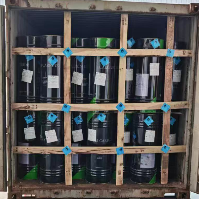 Chargement de carbure de calcium sans palettes dans un conteneur 20’GP